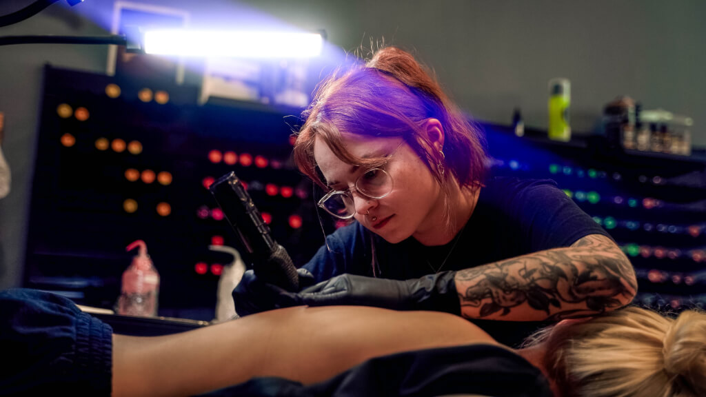 C0077.00_41_40_24.Standbild001dfcgbdfcc